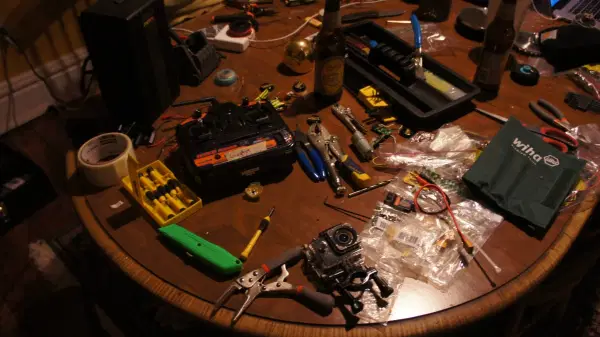 Our makeshift workbench at around 3am the night before Motorama. ><
